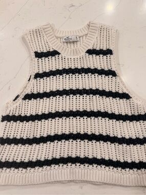 Hollister Open-Weave Sleeveless Knit Tank - White & navy 0282